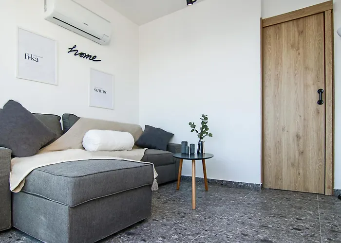 Phaedrus Living Seafront Lighthouse 52 بافوس