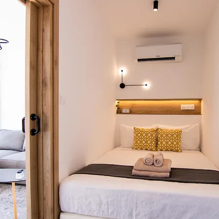 Phaedrus Living Seafront Lighthouse 52 * 파포스