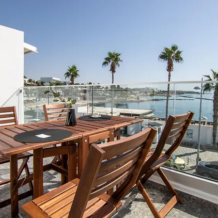 아파트 Phaedrus Living Seafront Lighthouse 52 *